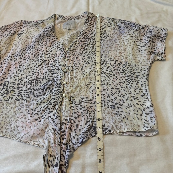 Rails XS Thea Rainbow Cheetah Button Tie Top Blouse Oversized - Picture 5 of 7